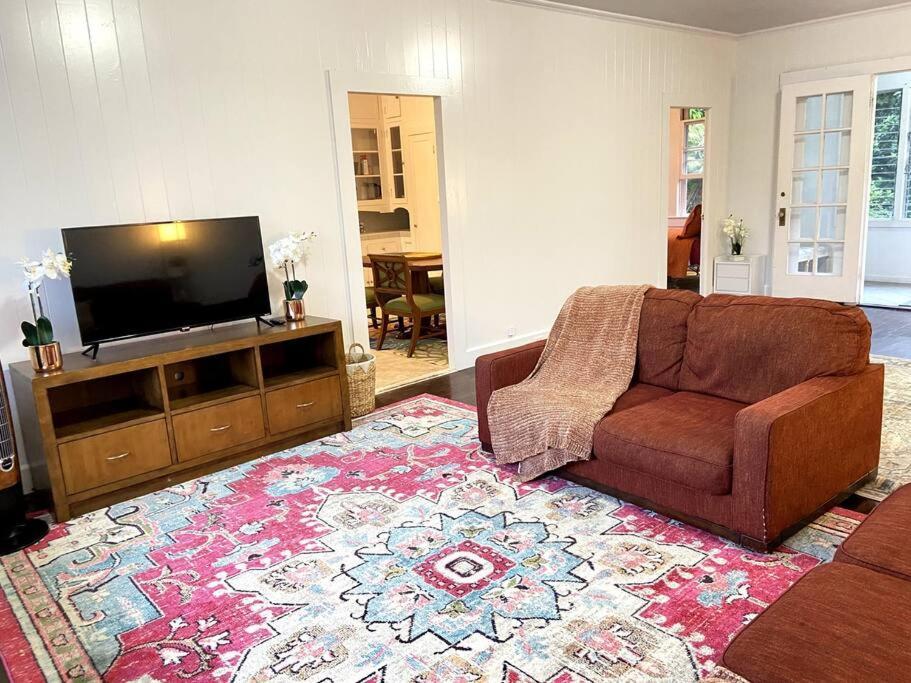 Your Homebase - Lovely 3 Bedroom In Heart Of With Ac! Casa vacanze